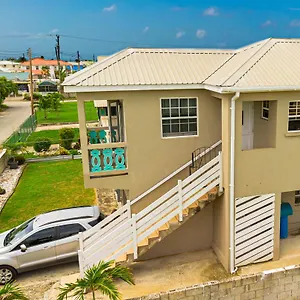 Cozy Modern Upstairs 2 Bed A/c Near 2 Everything Apartment Saint Philip